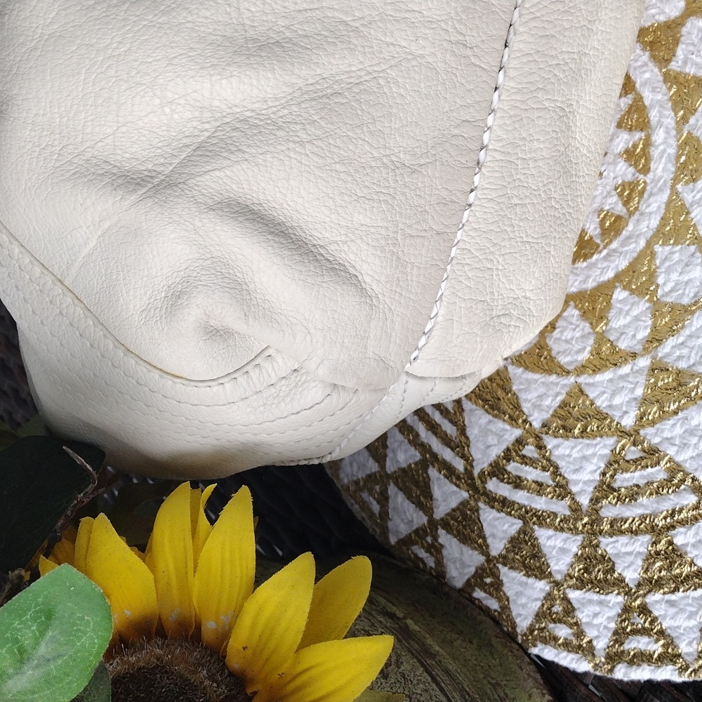 Fendi Spy White Leather Purse 👜. Made in Italy. - Picture 3 of 12